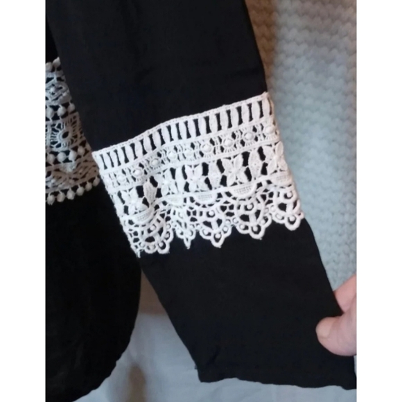 HOT & DELICIOUS BLACK LONG SLEEVE MINI-DRESS/TUNIC TOP W/EMBROIDERED TRIM. - Picture 4 of 9